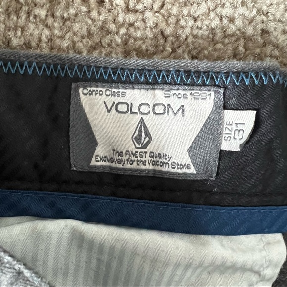 Volcom shorts - Picture 4 of 4